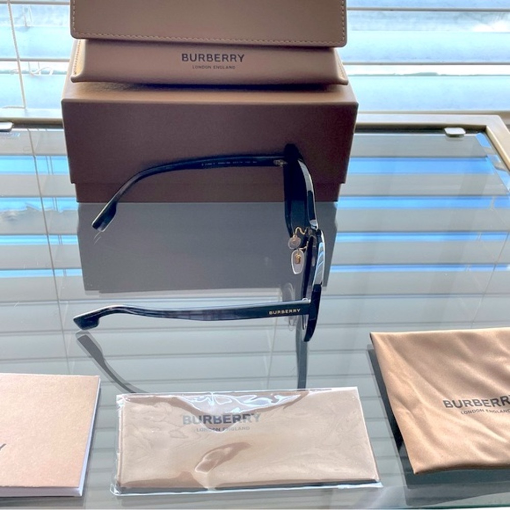 NWT Burberry Tamsin Sunglasses - Picture 7 of 14